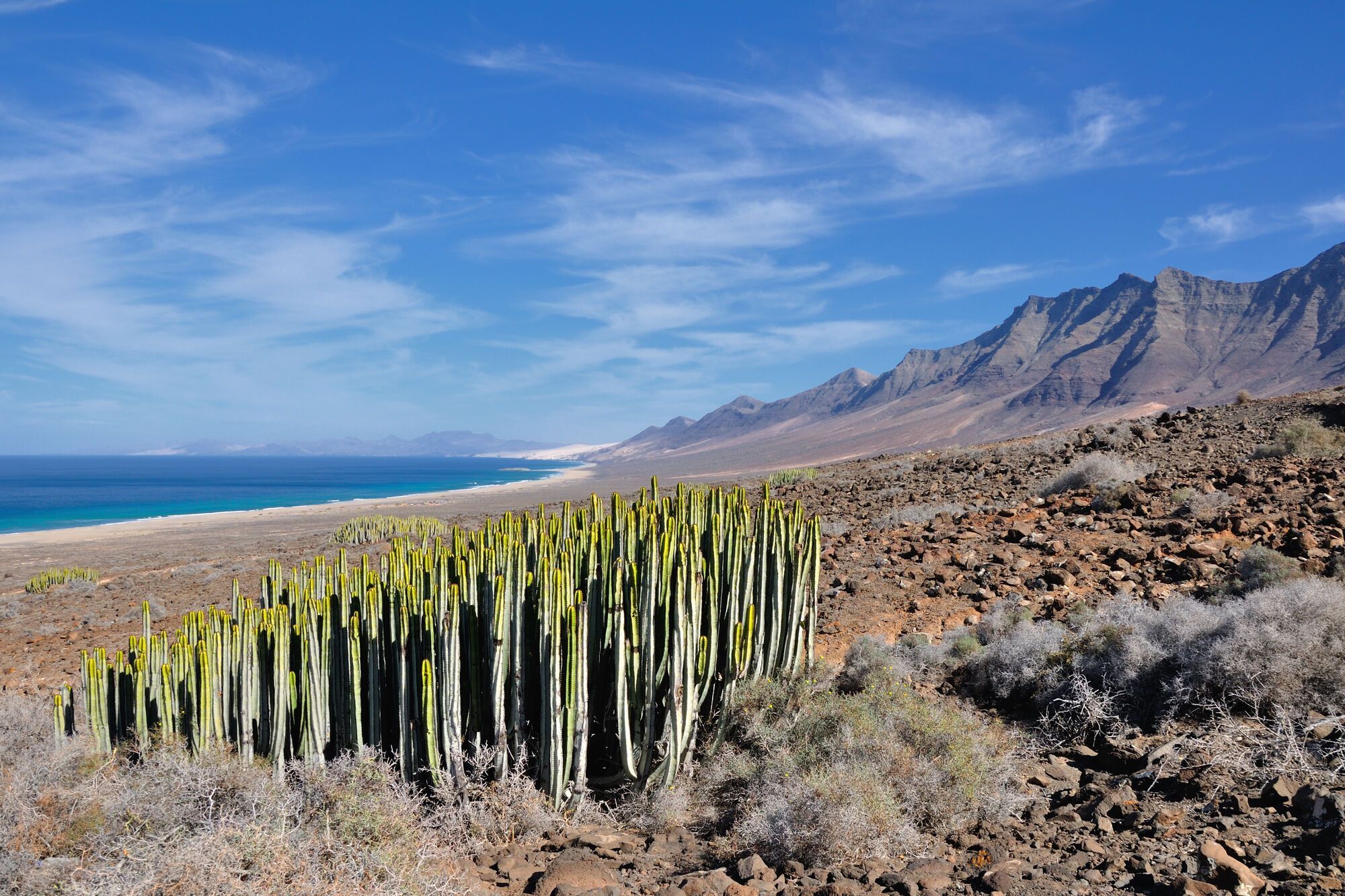 Top 7 winter hikes in Europe: enjoying the winter sun and mountain climbing