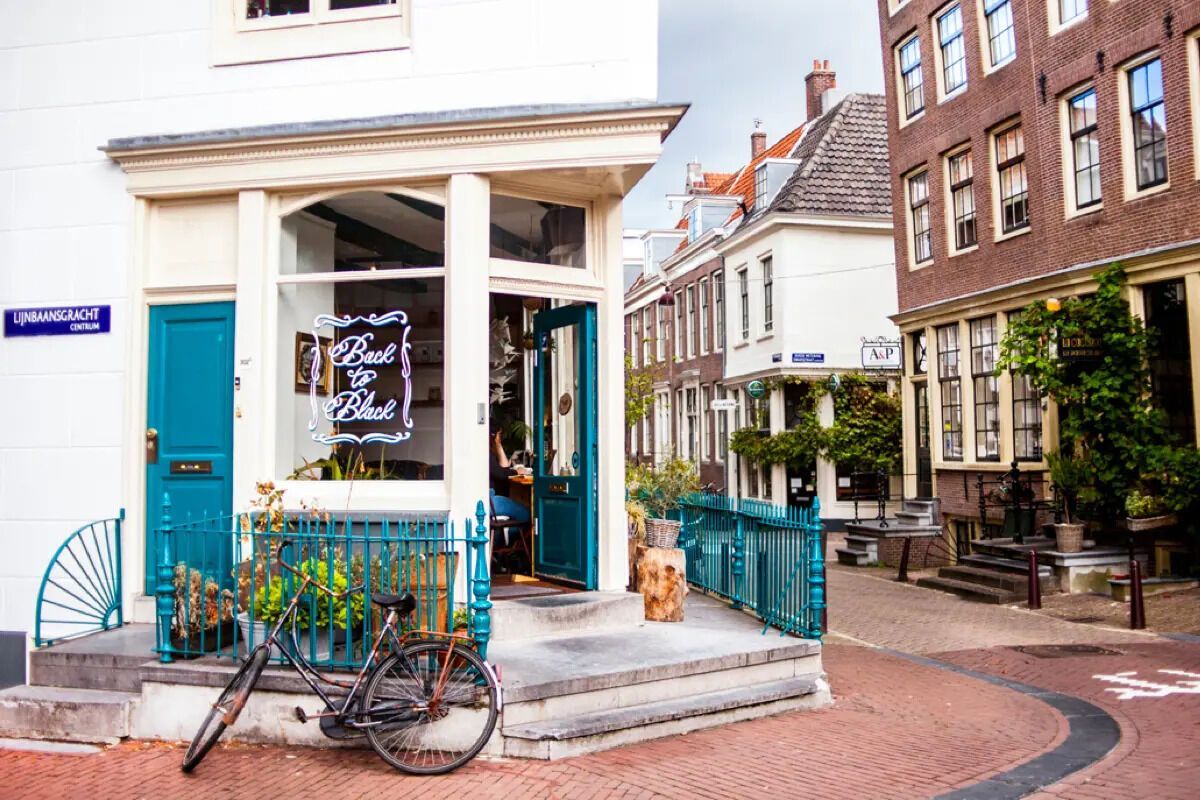 Top 7 Amsterdam cafes from famous coffee shops to Scandinavian and exotic ones