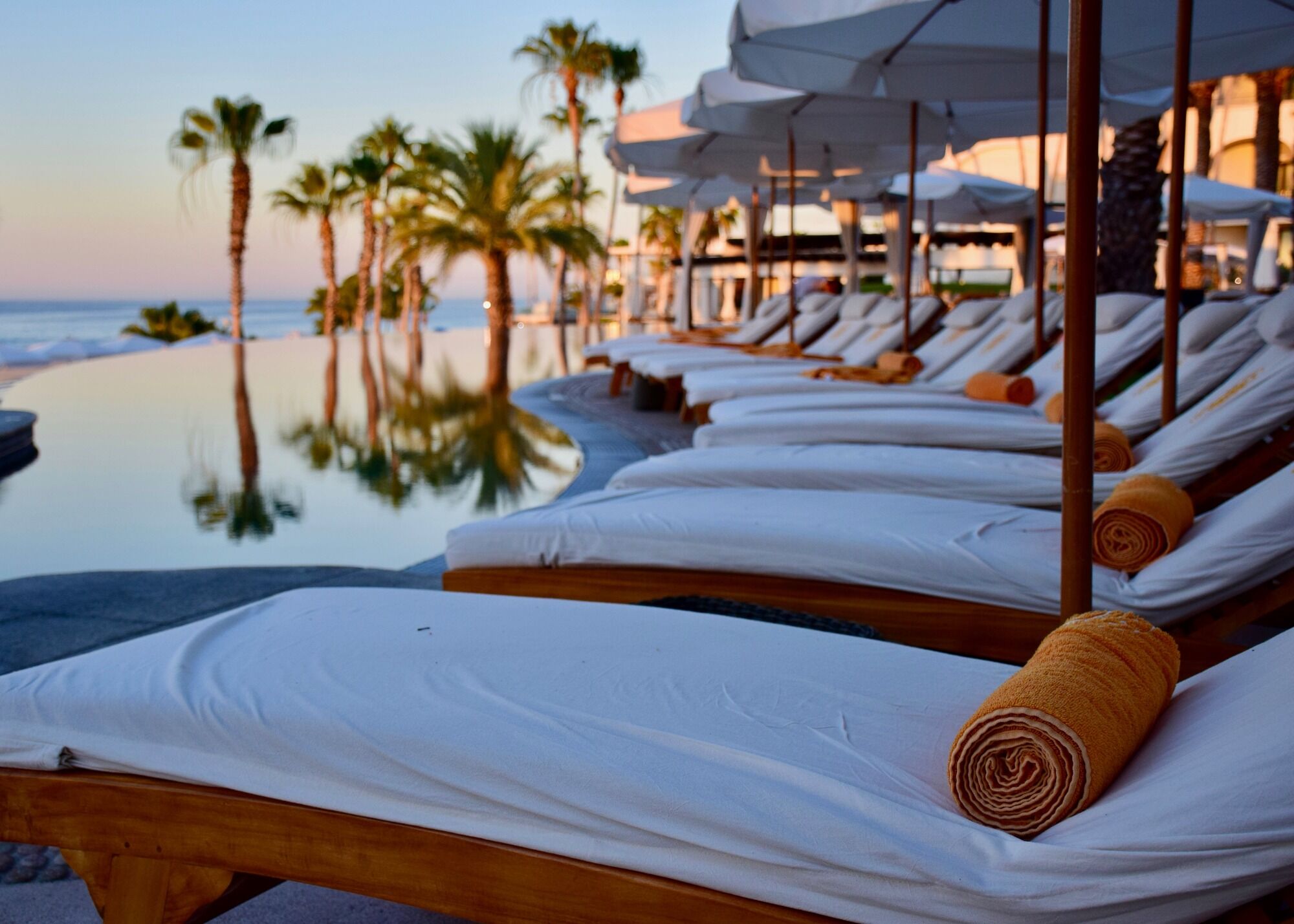Royal Kona Resort is often chosen by lovers for an unforgettable weekend away