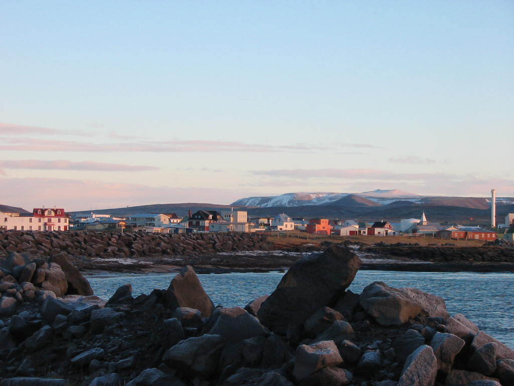 Evacuated residents of a fishing town in Iceland will not be allowed to return home for several months