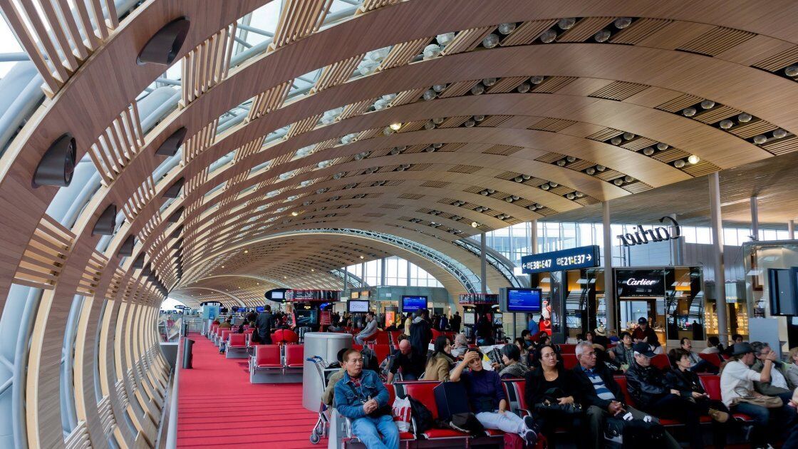 Thousands of flights to be cancelled at Paris Charles de Gaulle