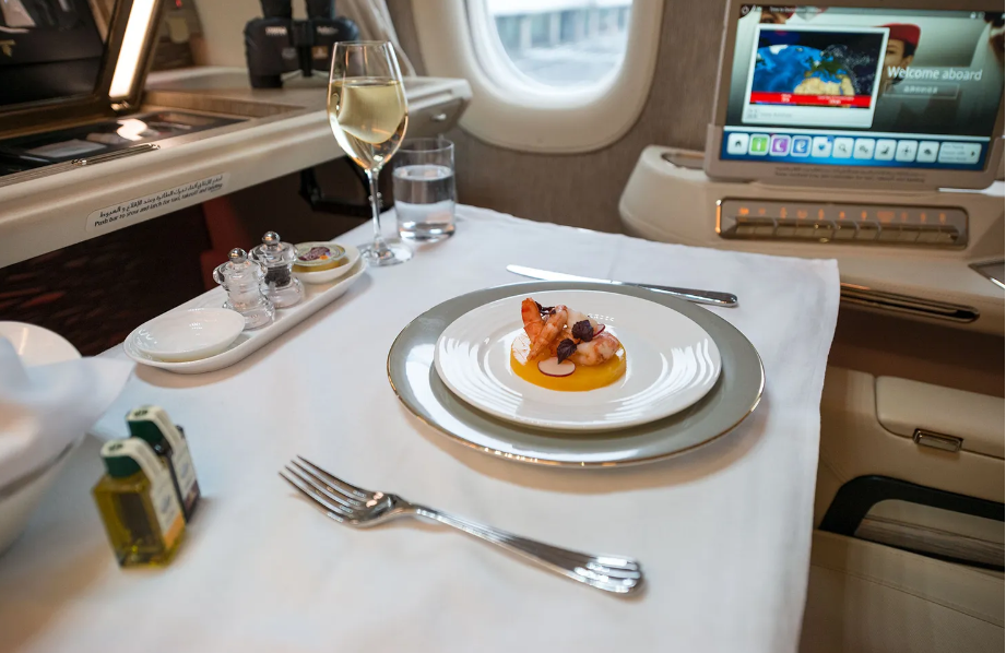 Top 5 airlines with the most luxurious business classes. Photos