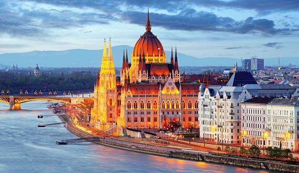 Hungary is resuming the issuance of "golden visas" for investors