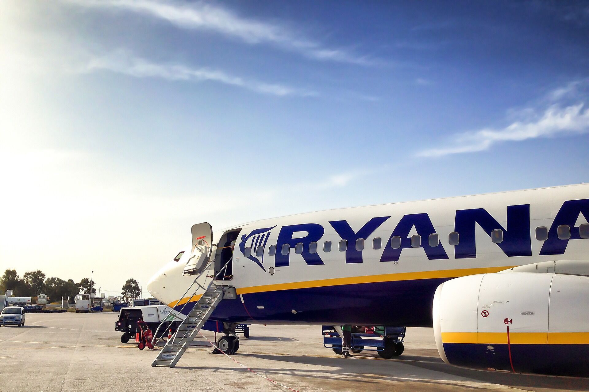 Ryanair did not allow a passenger with a valid passport to board a flight to Spain: reasons