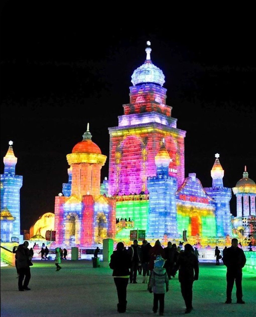 Discover the world of ice sculptures: a festival in Harbin