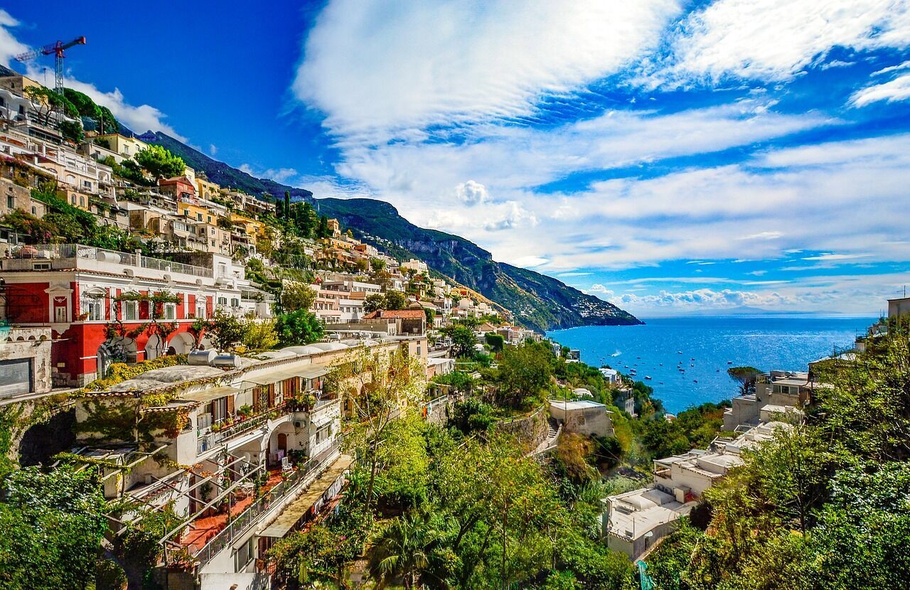 Lake Como versus the Amalfi Coast: a comparison of Italy's most attractive coastal gems