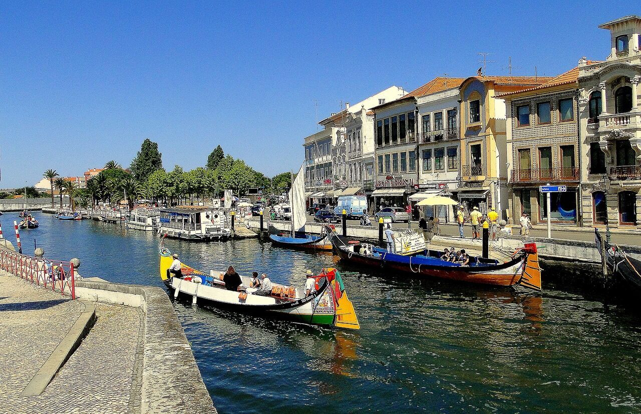 "Portuguese Venice": what the canal-dotted city of Aveiro looks like and why it is better than its Italian counterpart