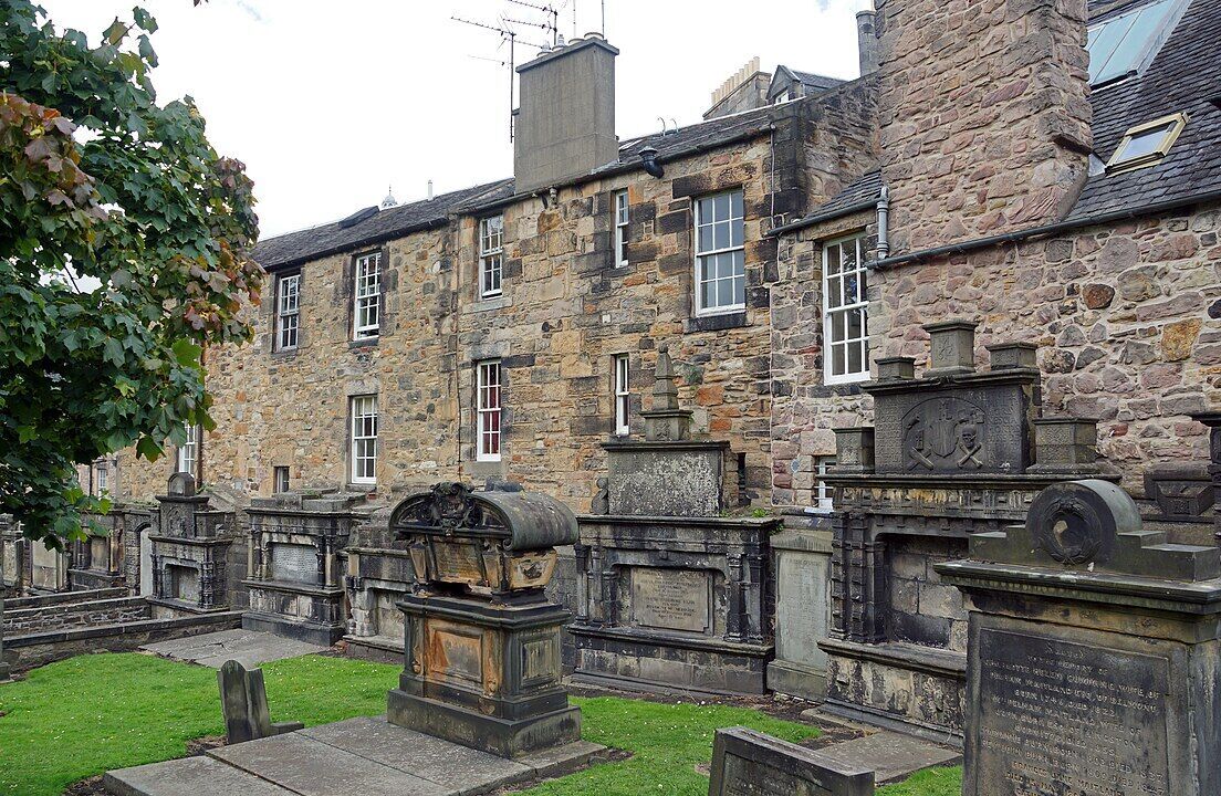 The best walking and underground ghost tours in Edinburgh: 10 terrifying tours that will scare you