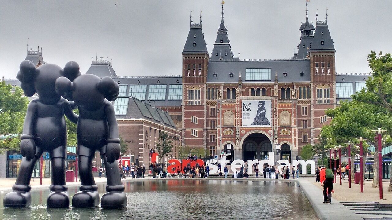 Art galleries in Amsterdam: top 12 famous locations to visit 