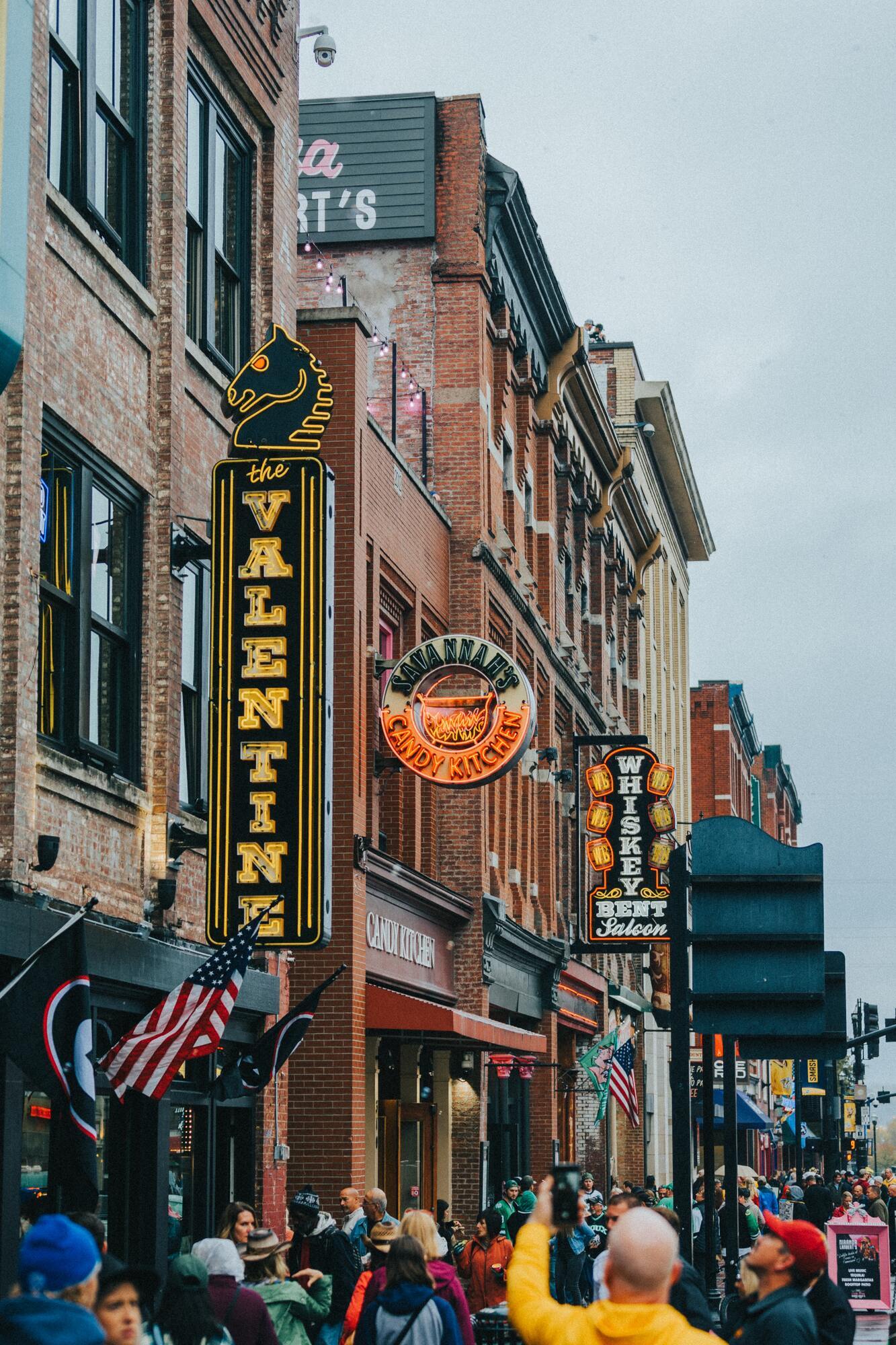 Places to stay in Nashville, Tennessee. Recommendations for safe areas and a list of neighbourhoods where you shouldn't stay