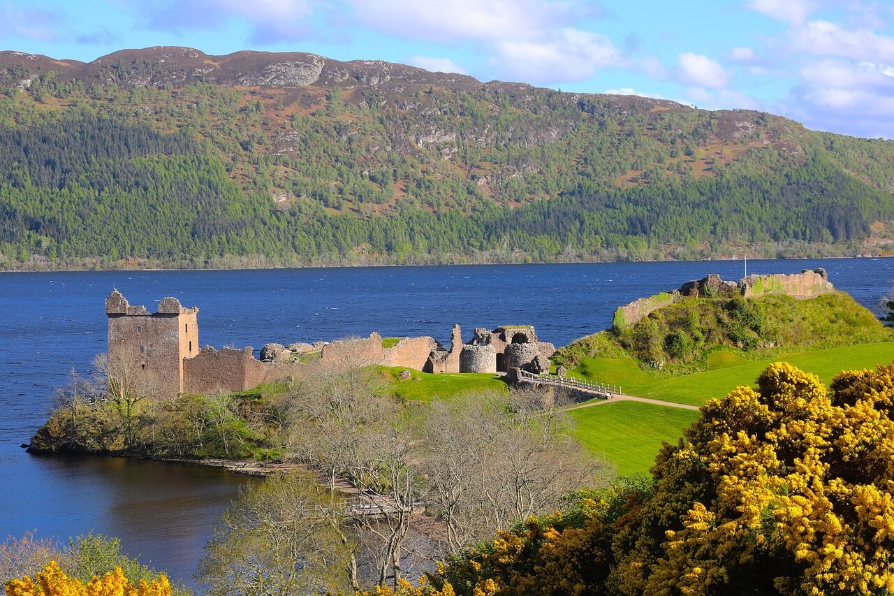Road trips in scotland: ancient castles, legendary lakes and the best whisky distilleries