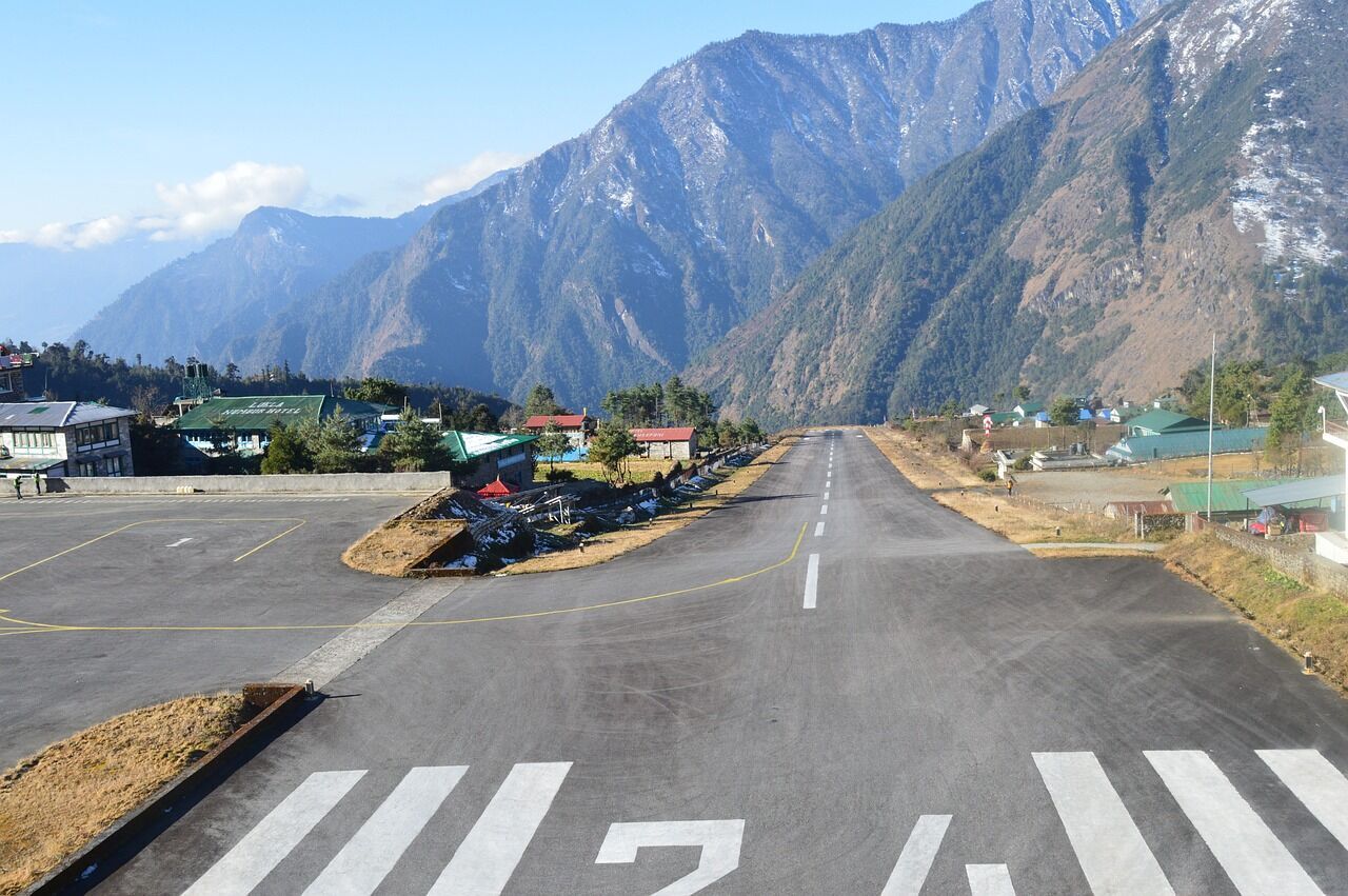 7 airports where pilots have the most difficulty landing and taking off: what's wrong with them