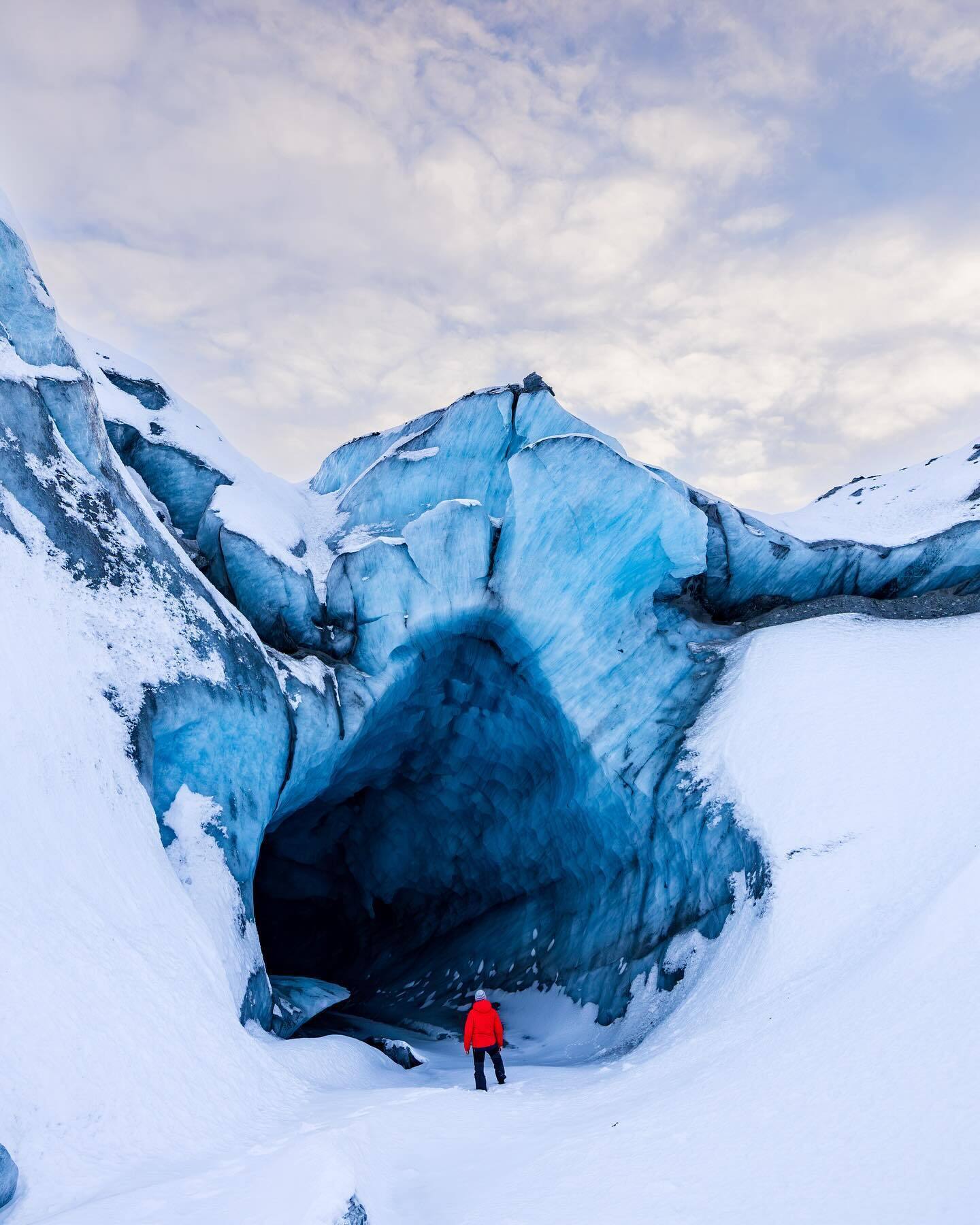 Ice caves or northern lights: the best options for a magical winter vacation