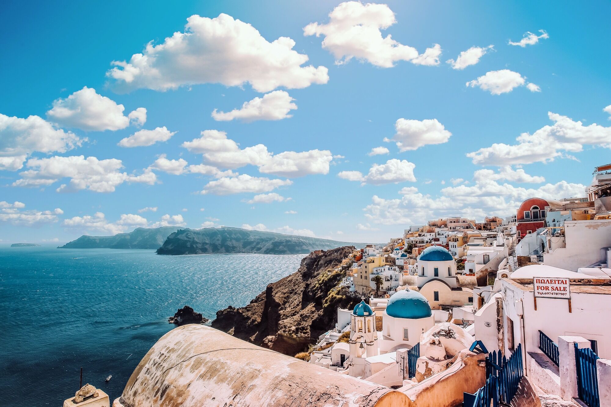 Top 18 hotels on the Greek islands for 2024: exclusive vacations in paradise oases without cosmic overpayments