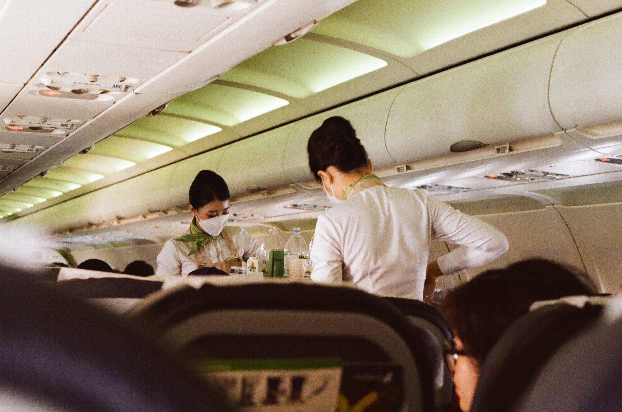 Stewardess answers 5 frequently asked questions about her job that passengers are concerned about