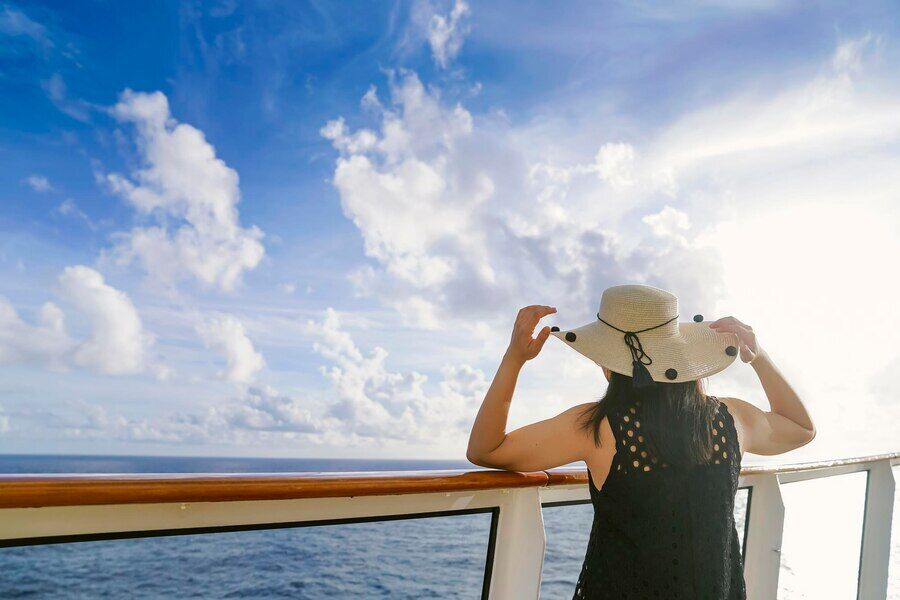 How to go on a cruise with your family and not break the bank: tips for planning a vacation on a liner