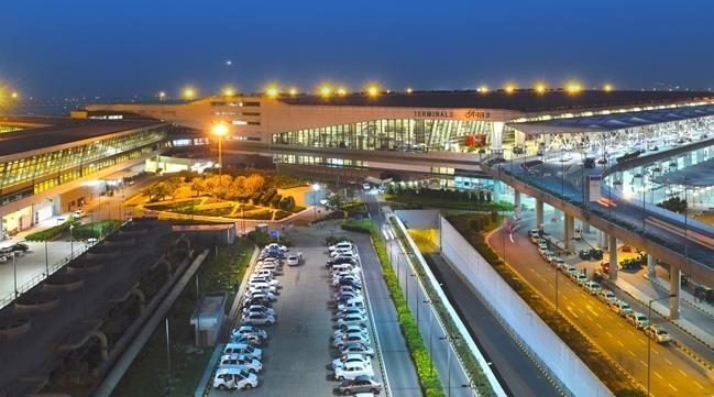 Fraudsters offer illegal transfer for money at Delhi airport: it's actually free