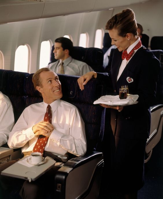 Should you tip flight attendants: expert advice