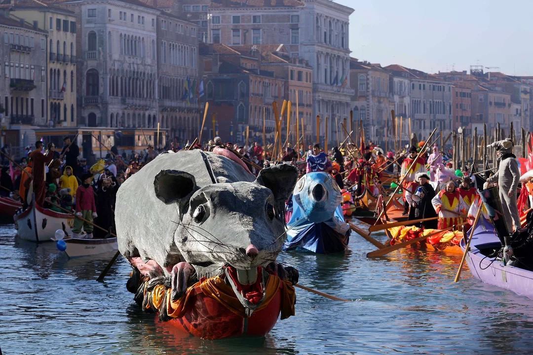 The magic of the Venice Carnival: ice dancing, theater and museum discoveries