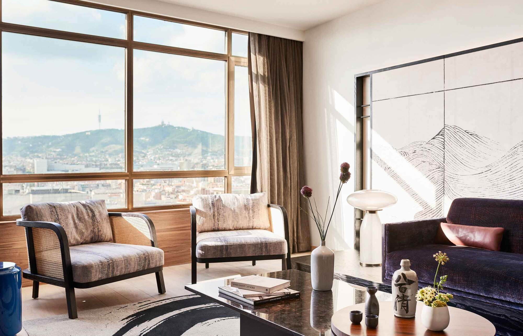 The best hotels for a stopover in Barcelona. Luxurious places with mind-blowing views of the city from above