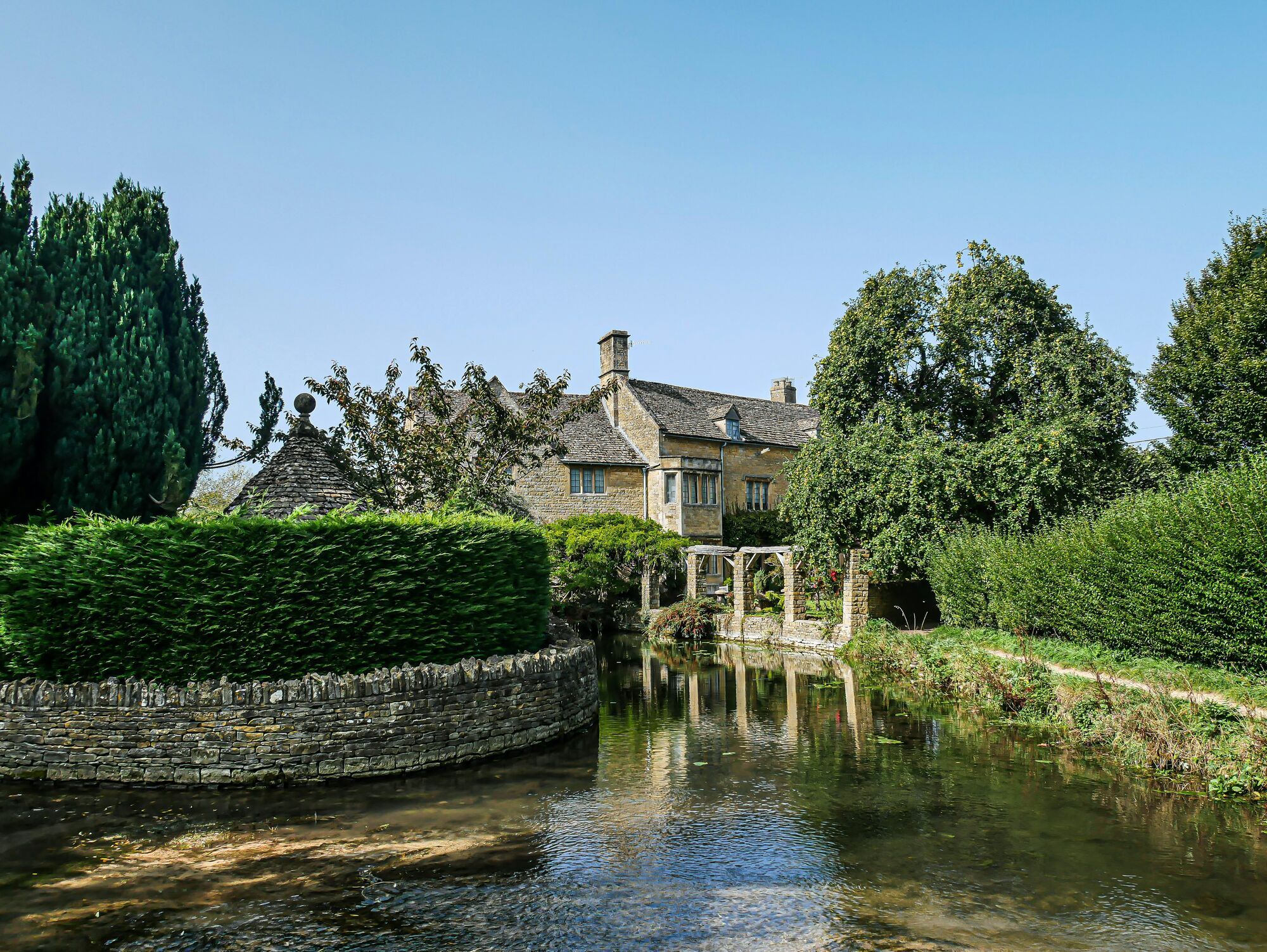 Bourton on the Water in BST.