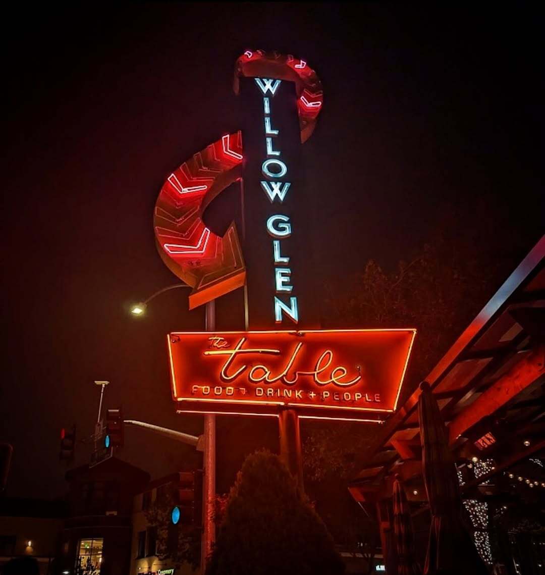 Neon sign for The Table in Willow Glen