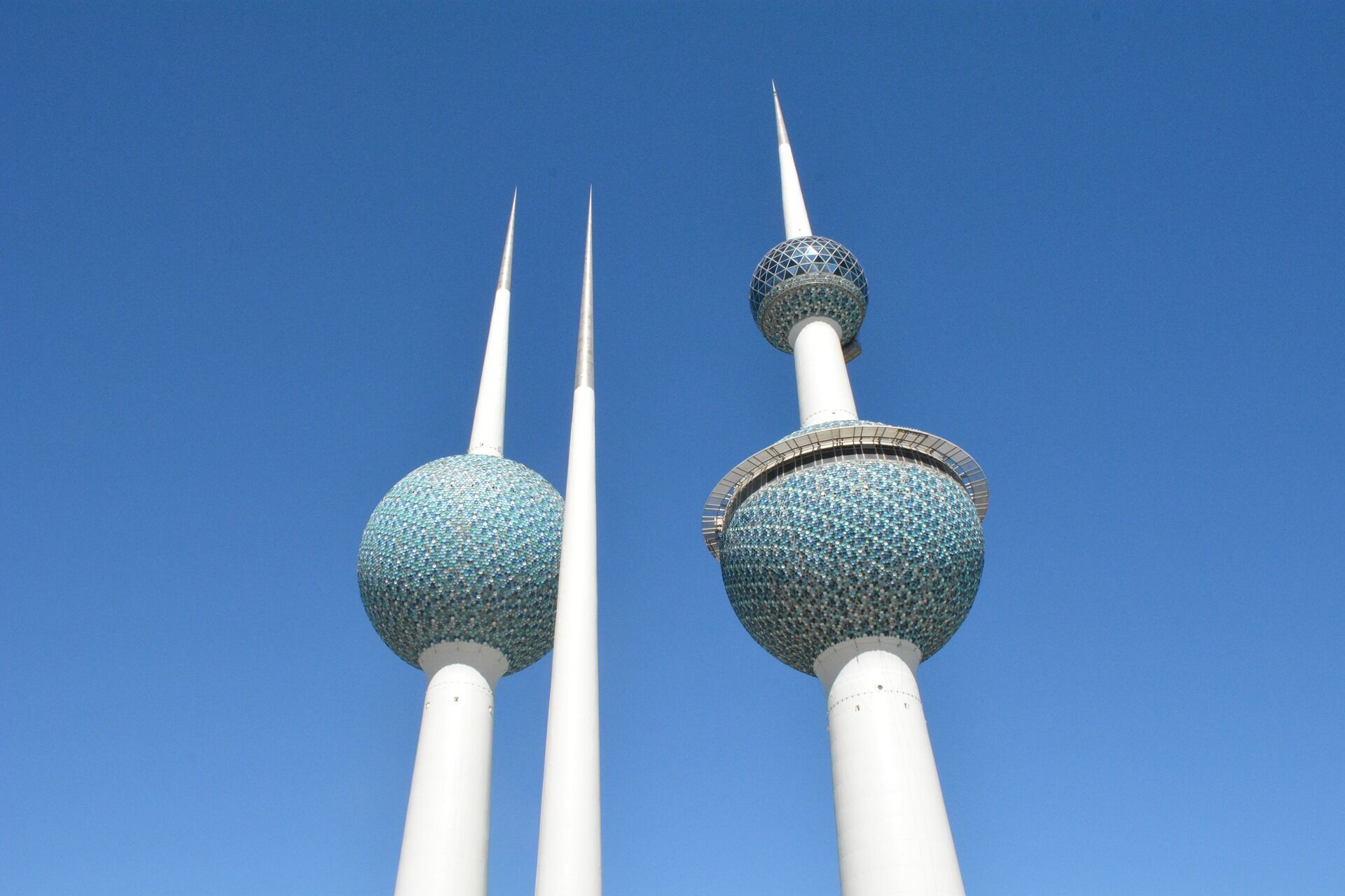 Kuwait resumes issuing family visas for foreigners