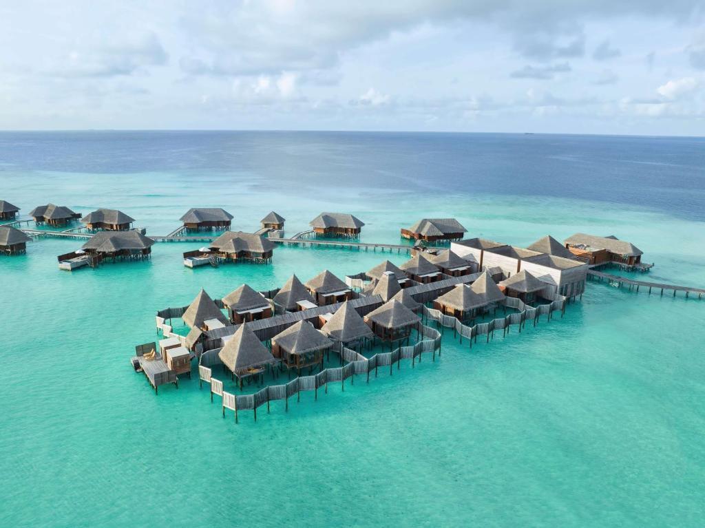 Top 5 best underwater hotels in the world