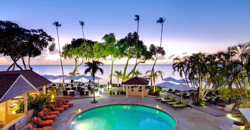 Top 9 hotels in Barbados with luxurious nature and glamorous ambiance. Barefoot vacation on the Caribbean island