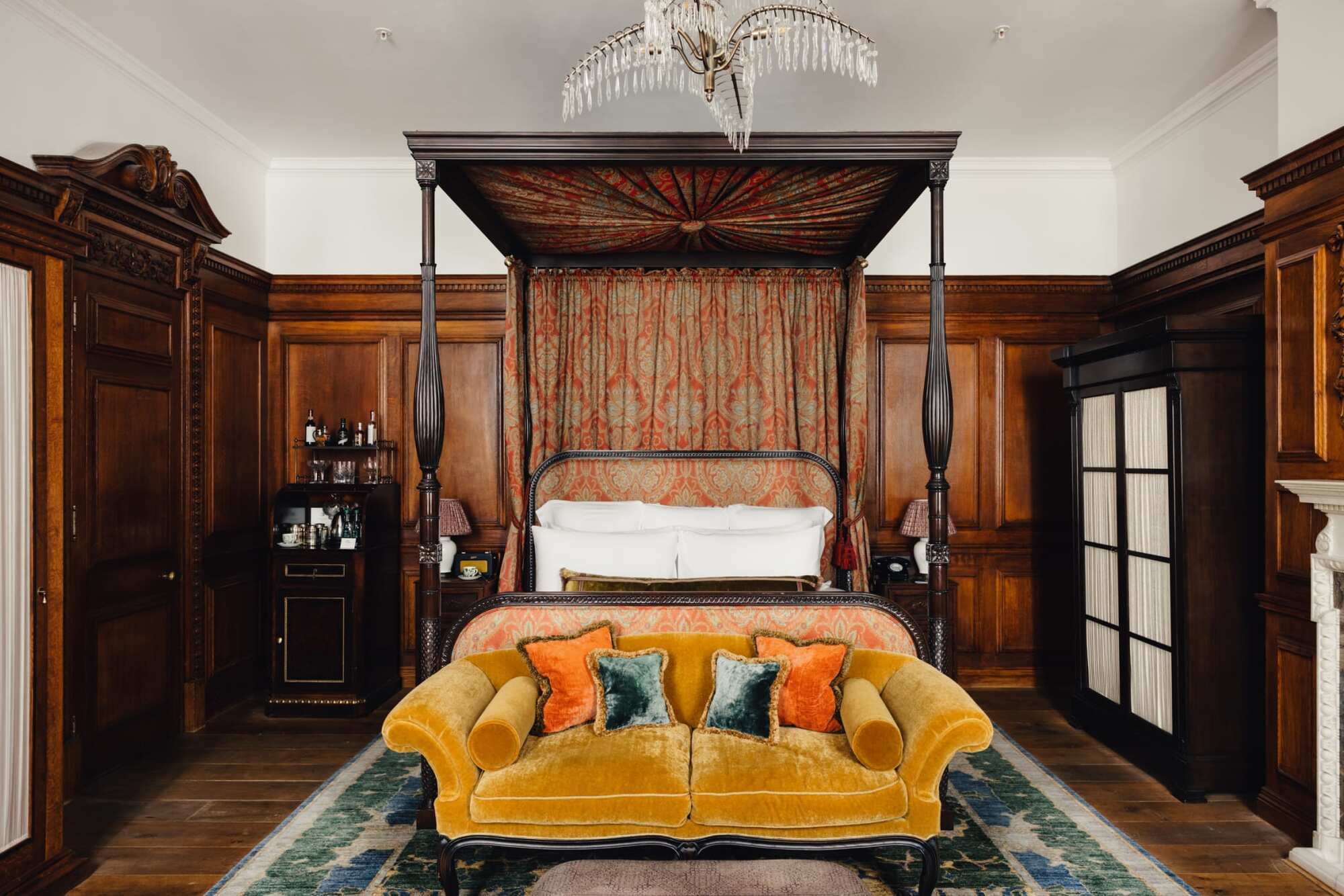 The most romantic hotels in London for dates and special weekends. The best stops for couples