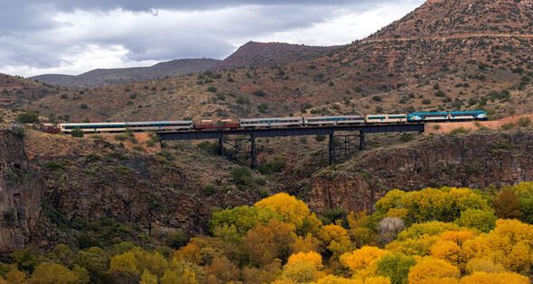 Explore beauty on a budget: 10 inexpensive yet picturesque train trips in the USA