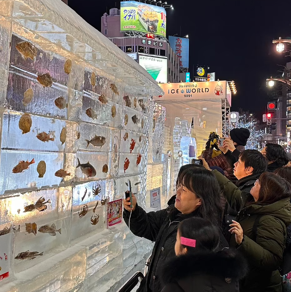 The Snow Festival in Sapporo, Japan, amazes tourists from all over the world: fantastic photos
