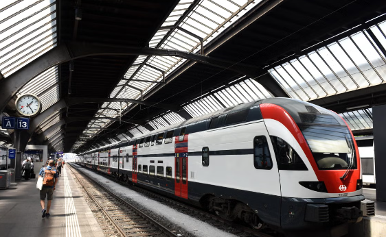 Two Swiss railway operators announced the continuation of cooperation