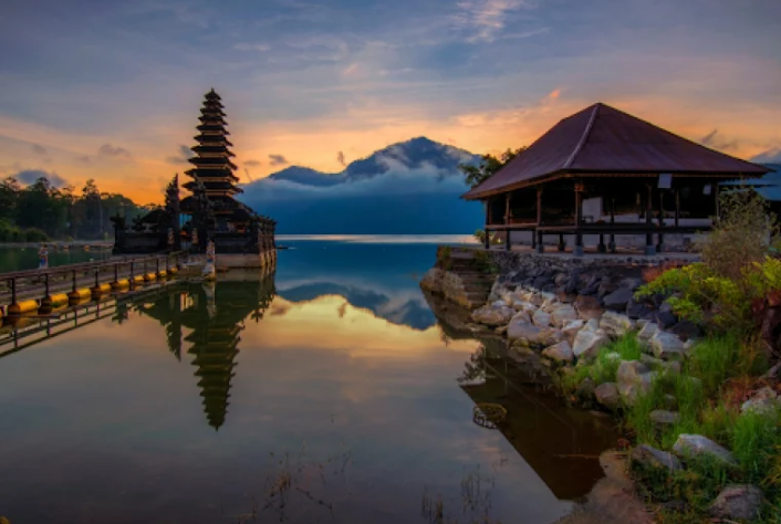 Top 10 picturesque lakeside cities in Asia that will take your breath away