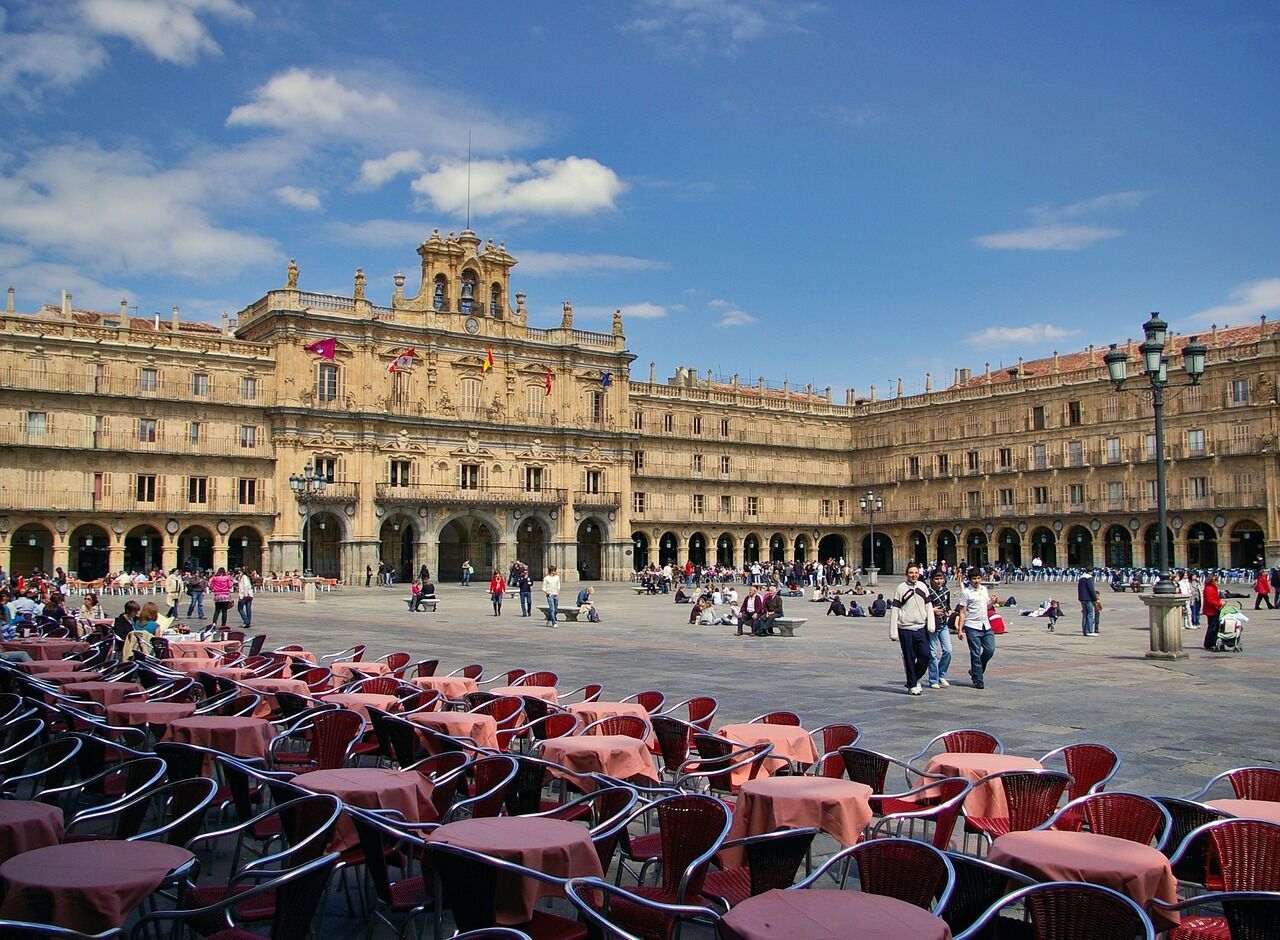 Salamanca: why this incredible city is recommended for Easter travel