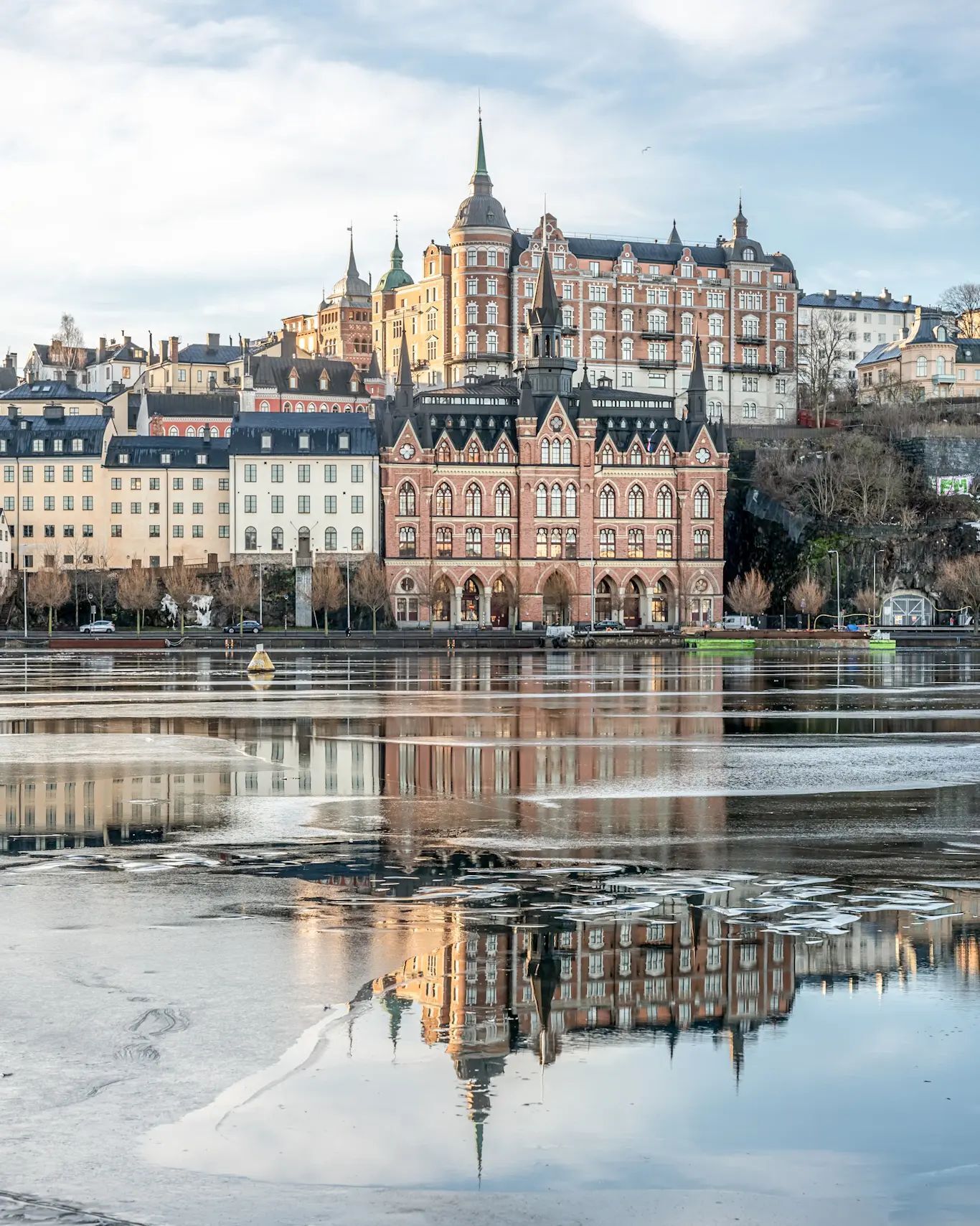 From Sweden to Spain: tourists have already booked hotels for this season