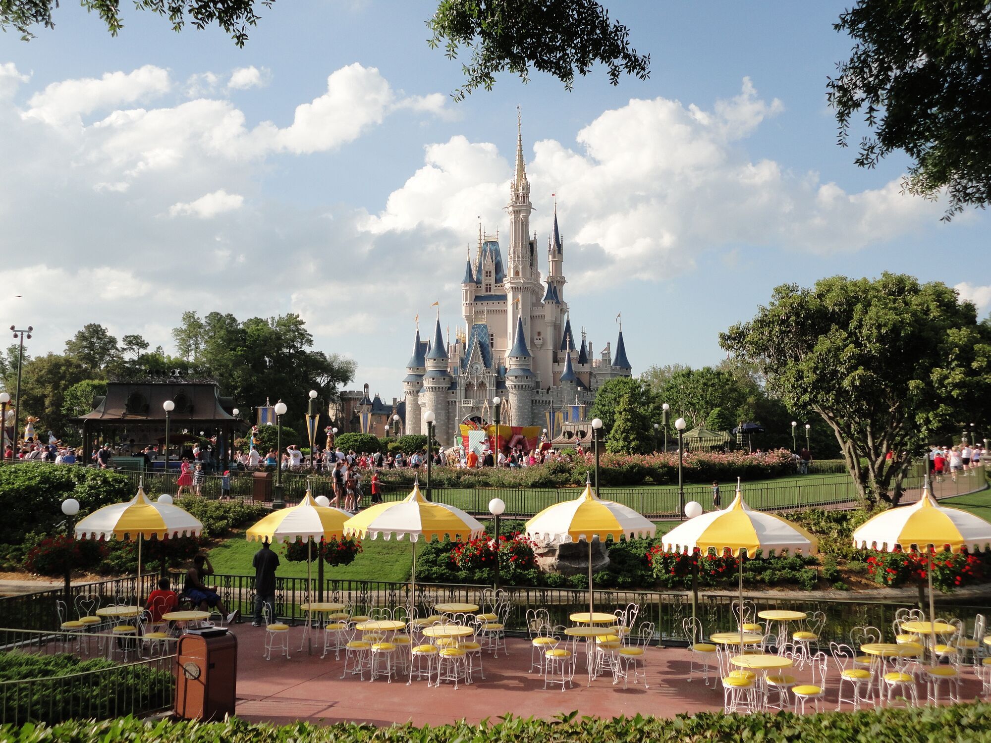 10 tips to help you save money at Disney World in 2024