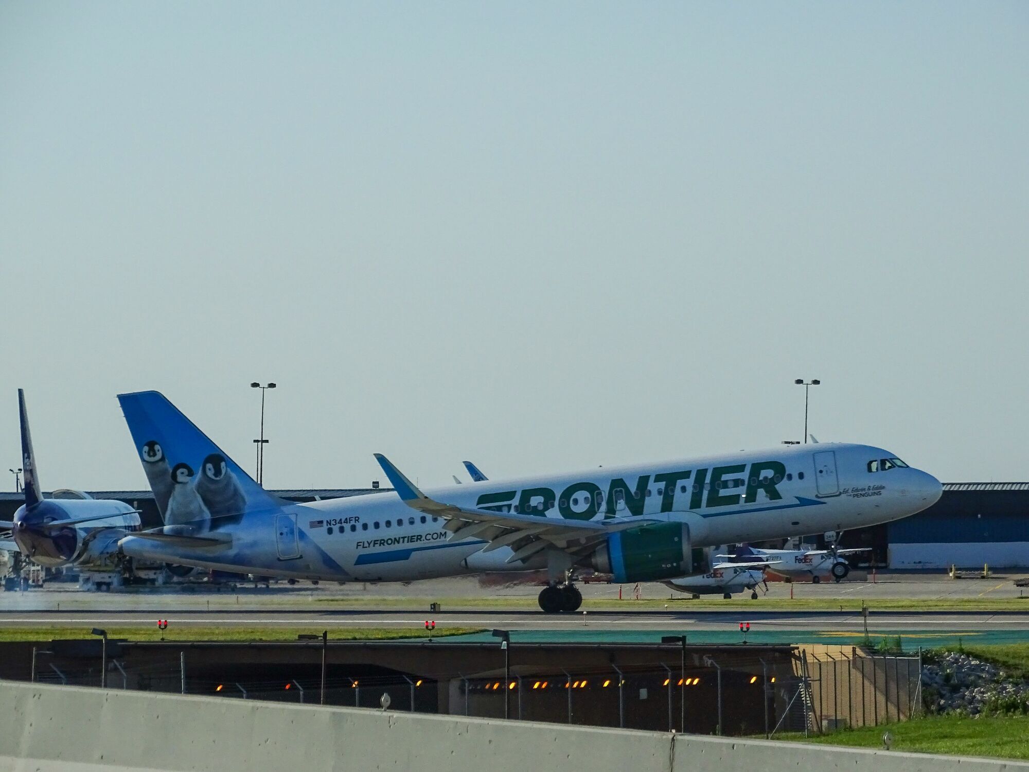 Tickets in business class for $129: Frontier Airlines has prepared a lucrative offer