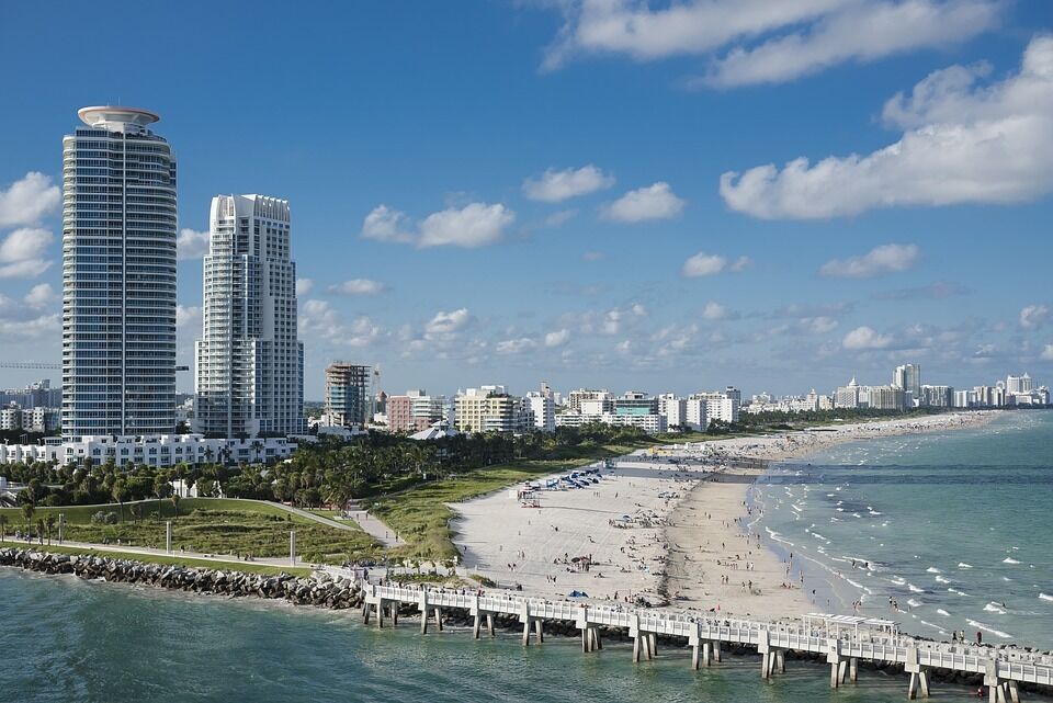 Beach vacations, theme parks and lively nightlife: Discover Florida this spring