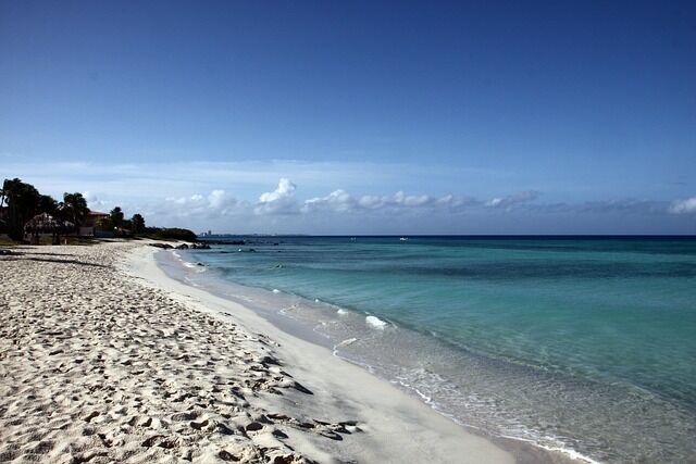 White-sand beaches for family holidays in Aruba