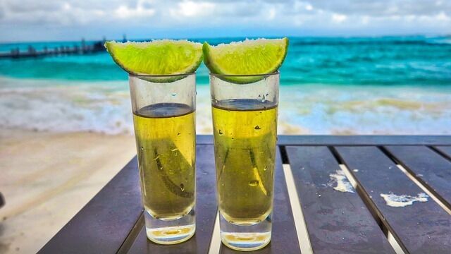 Beach bars in the best Caribbean resorts