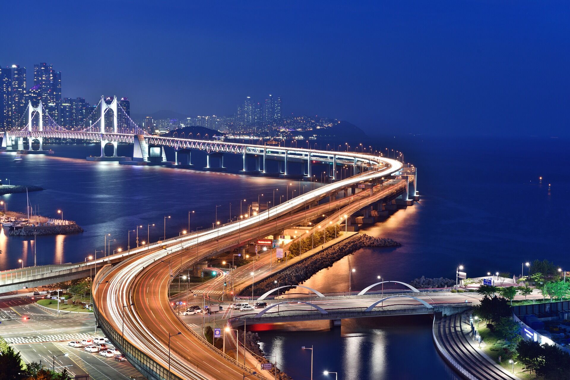 5 most amazing man-made bridges in different regions of the world