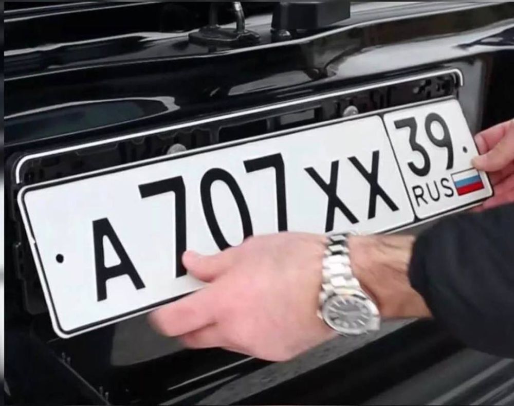 Lithuania demands all cars with Russian license plates be taken out of the country by March 11