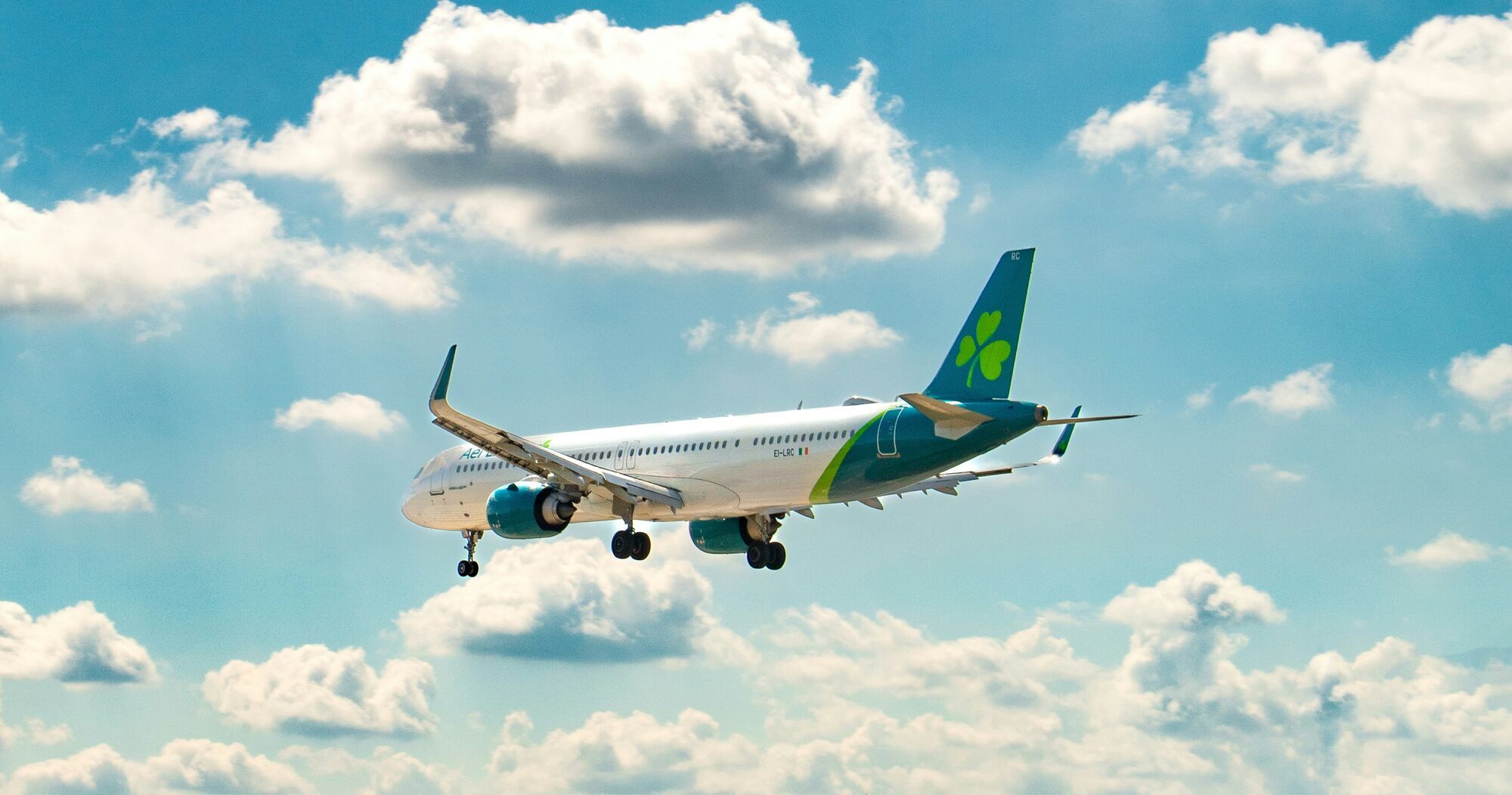 Aer Lingus plane flying in the sky