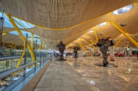 Madrid Airport plans significant expansion due to record numbers of tourists