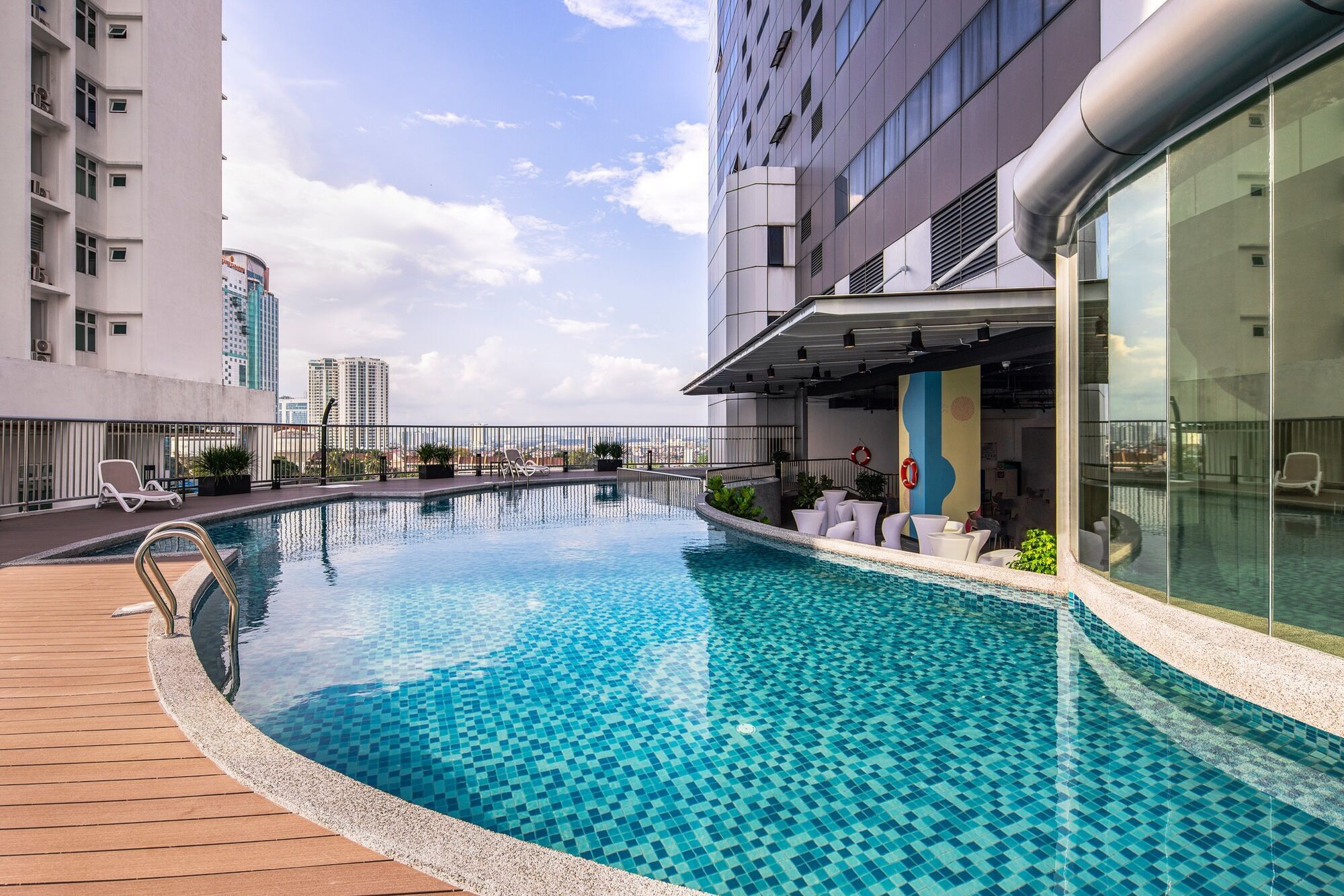 Best one night hotels in Johor Bahru. Seal your recovery with another impressive break