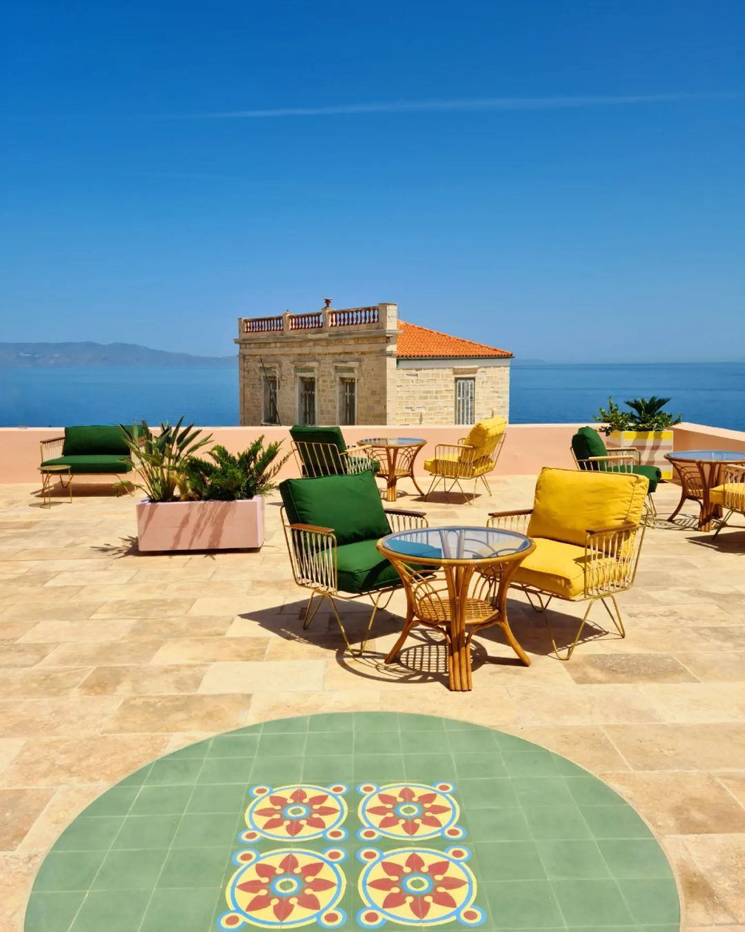 Best hotels in Greece for stopover and vacation with private pools and seascapes