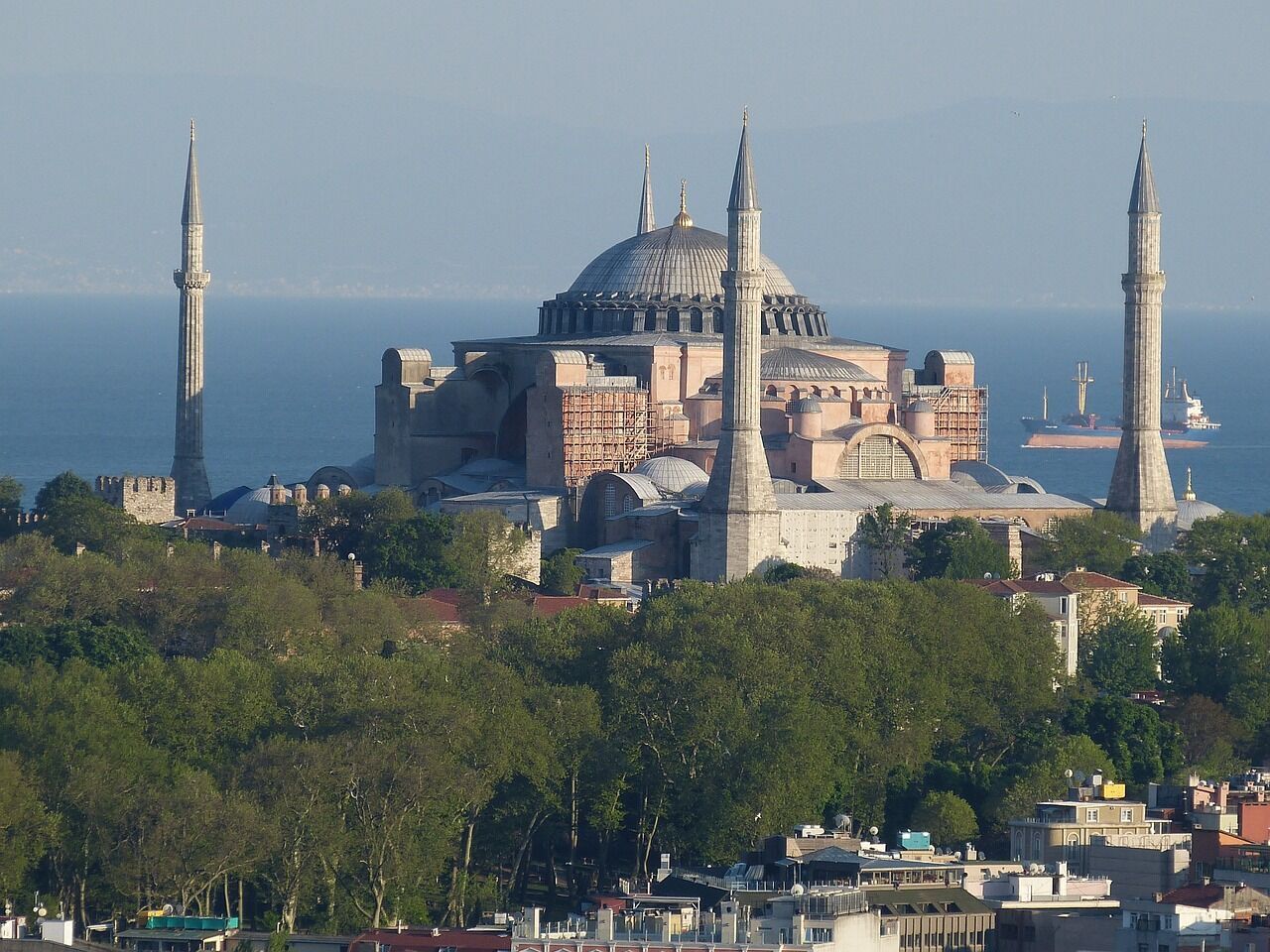 Weather in Istanbul in March 2024: a guide for travelers