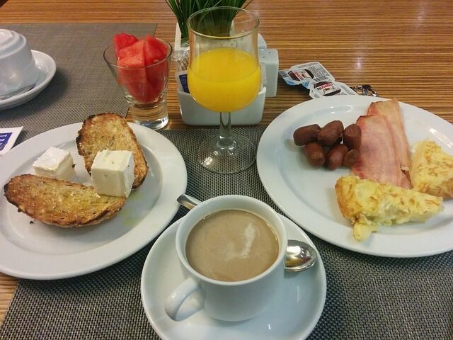 Breakfast at hotels in Singapore