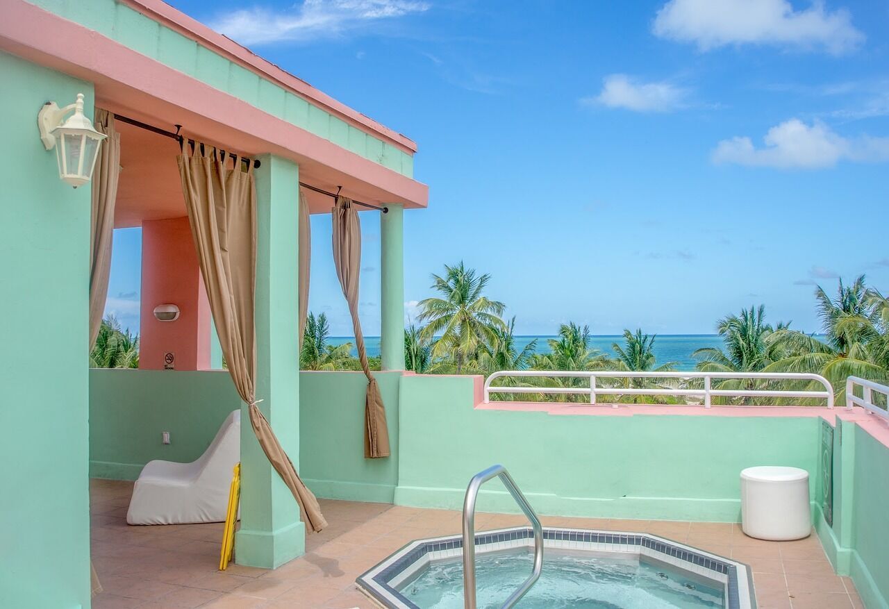 Florida's Cool Airbnbs: 12 locations for drive and fun in the sunshine state of the USA!